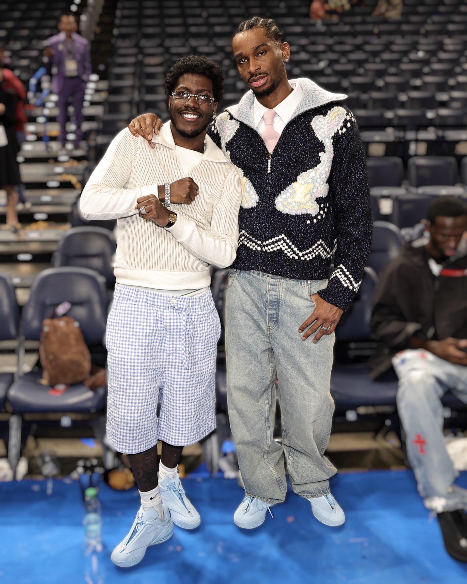 全场独得31分10助攻！SGA赛后为利尔·亚蒂送出自己的签名球鞋