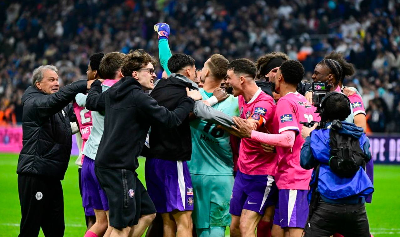 亚博体育官网-5-6！1-2！疯狂一夜，马赛爆冷出局，曼联被绝杀，皇家社会进决赛